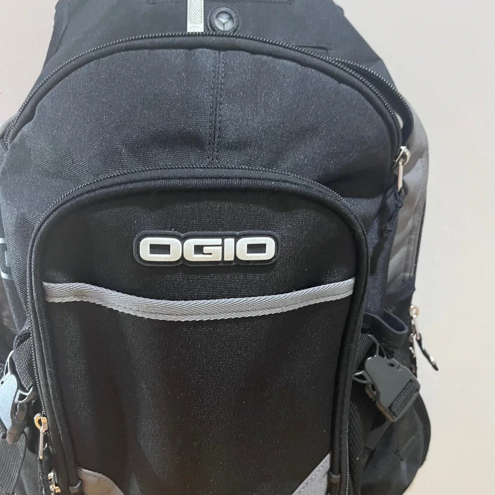 OGIO Street Tech Specs Backpack Black Grey Y2K‎ Techwear Laptop Bag Commuter Vtg